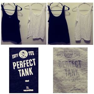 Two pack black/white tank tops